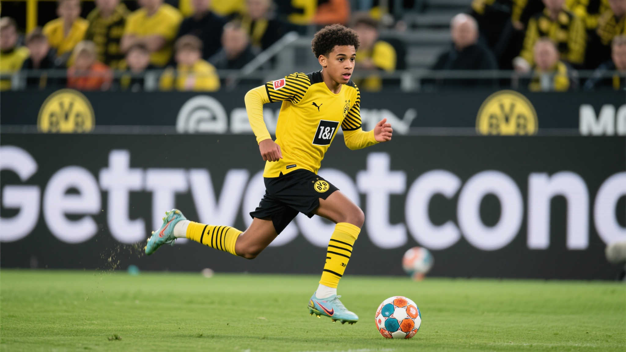 德媒：拜仁重新锁定吉滕斯，与其经纪人展开接触