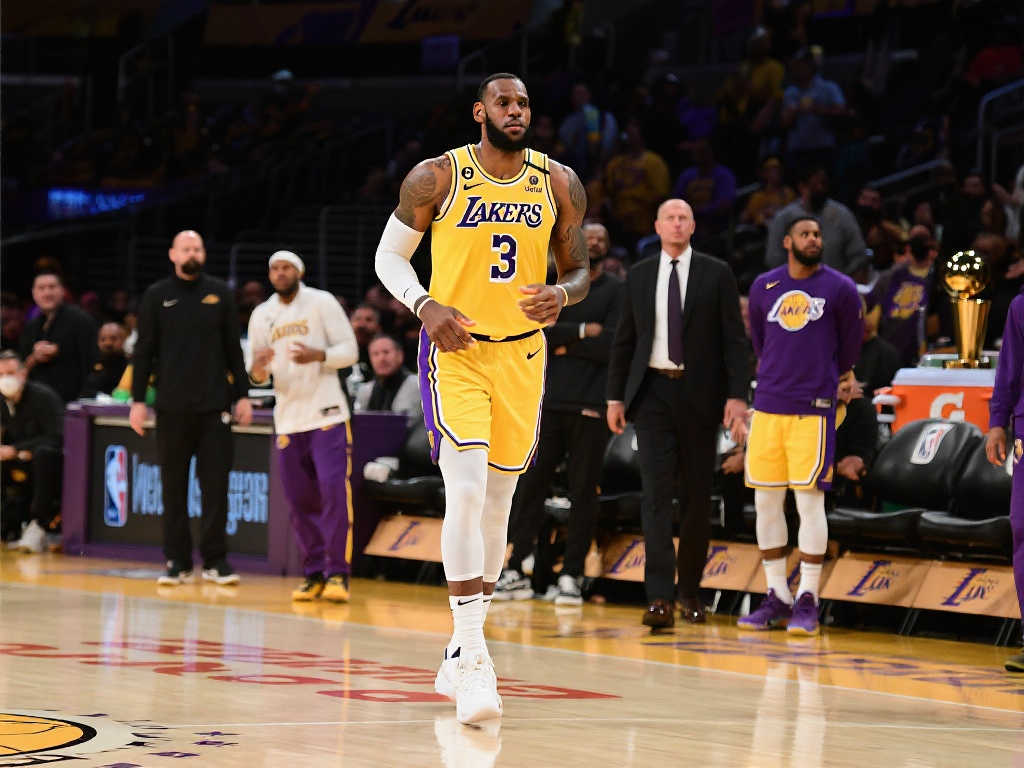 【洞察】湖人攻防一体势不可挡 总冠军目标触手可及 【洞察】湖人攻防一体势不可挡 总冠军目标触手可及